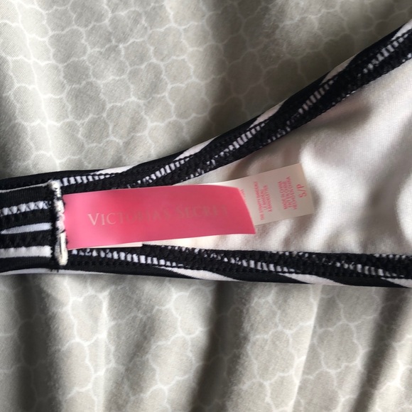 Striped VS Bandeau - Picture 3 of 5